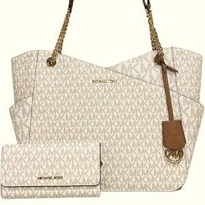 Michael Kors Tote Bag with matching wallet!